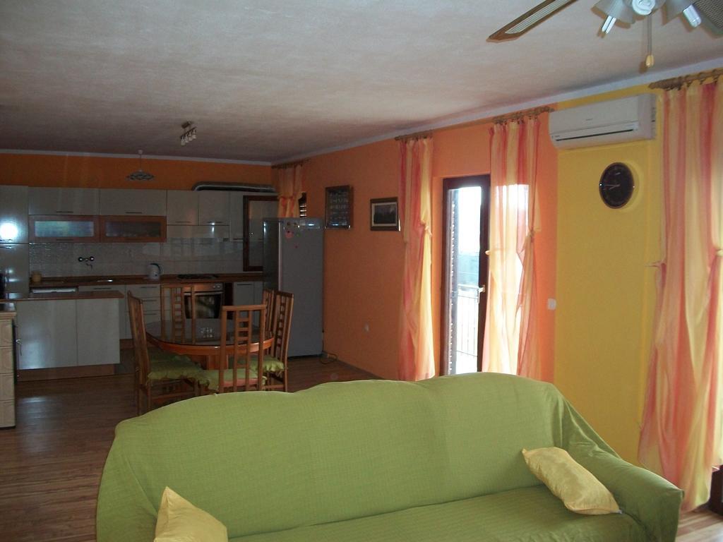 Apartment Luka Trogir Eksteriør billede