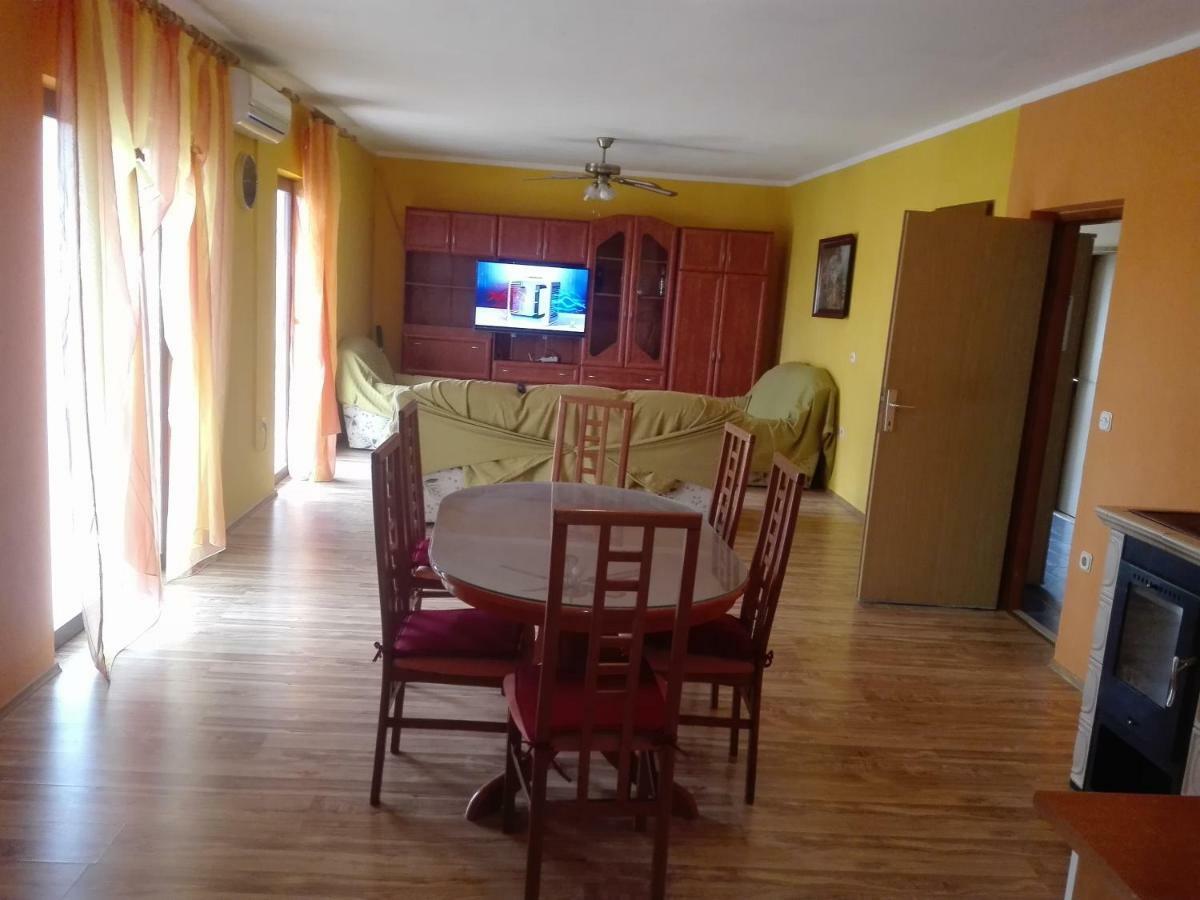 Apartment Luka Trogir Eksteriør billede