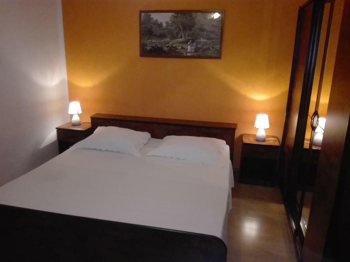 Apartment Luka Trogir Eksteriør billede